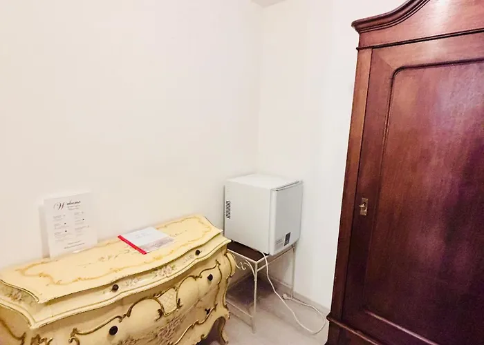 Residenza Bra 招待所 4*