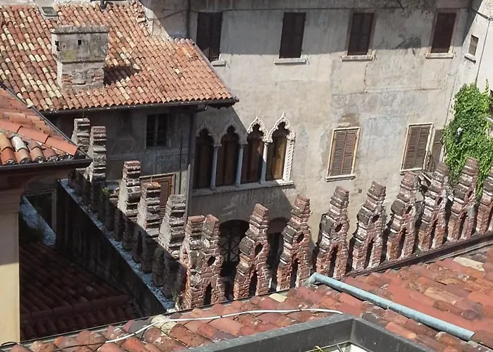 Residenza Bra 招待所 4*